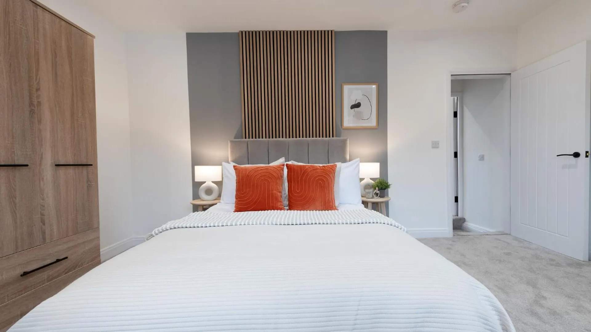 Modern 2-Bedroom House Near Leeds Centre, Ideal For Contractors & Long Stays - Nordstay location