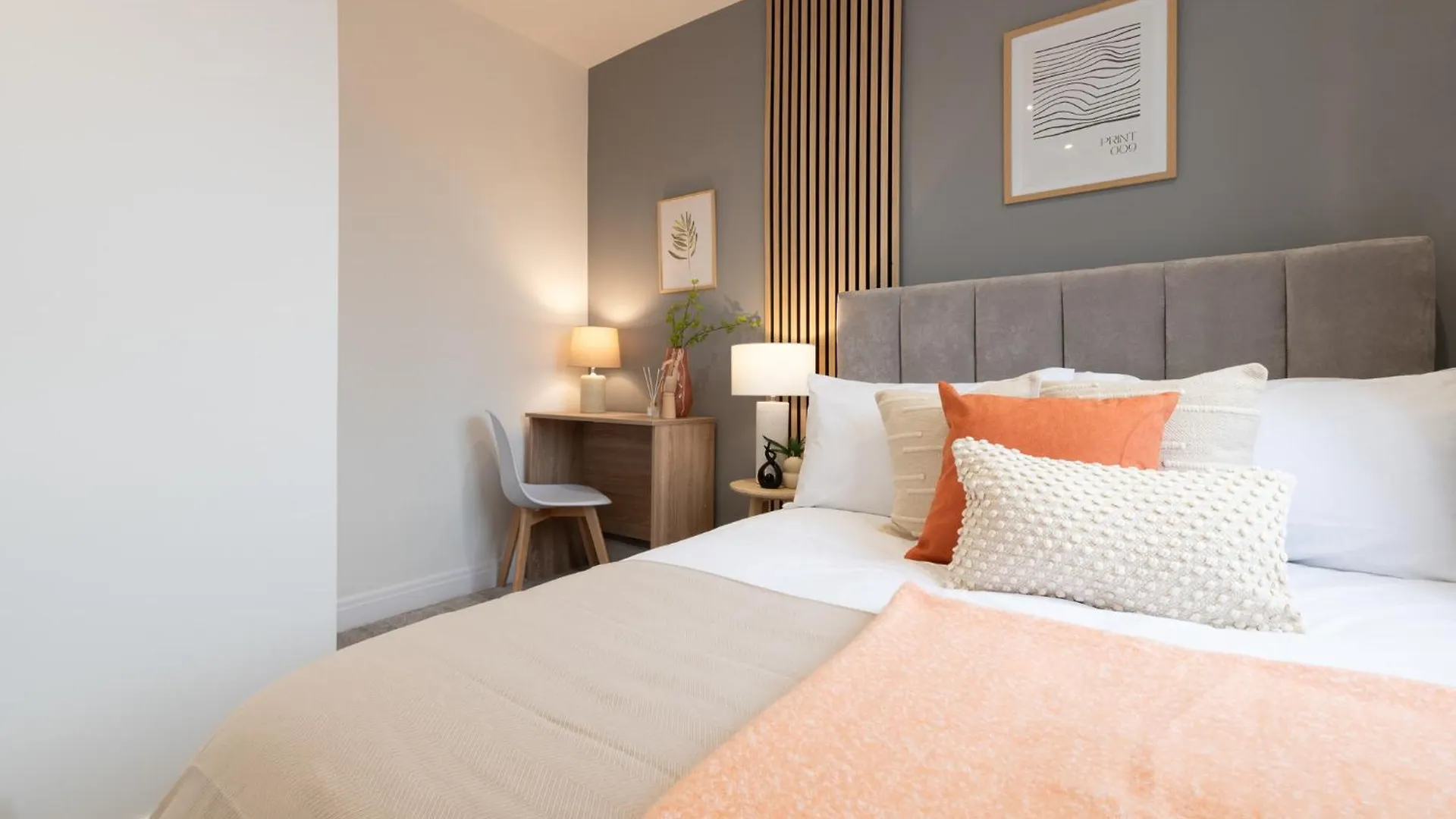 Modern 2-Bedroom House Near Leeds Centre, Ideal For Contractors & Long Stays - Nordstay 0*, Leeds (West Yorkshire) United Kingdom
