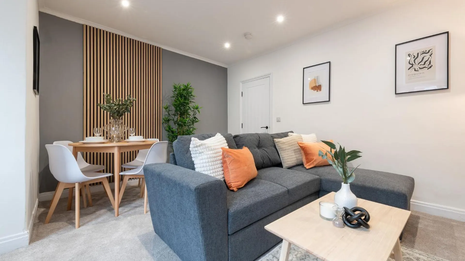 Holiday home Modern 2-Bedroom House Near Leeds Centre, Ideal For Contractors & Long Stays - Nordstay United Kingdom