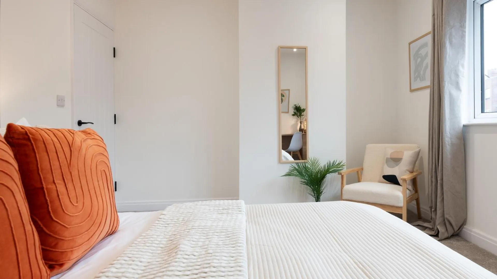 Modern 2-Bedroom House Near Leeds Centre, Ideal For Contractors & Long Stays - Nordstay 0*, Leeds (West Yorkshire)