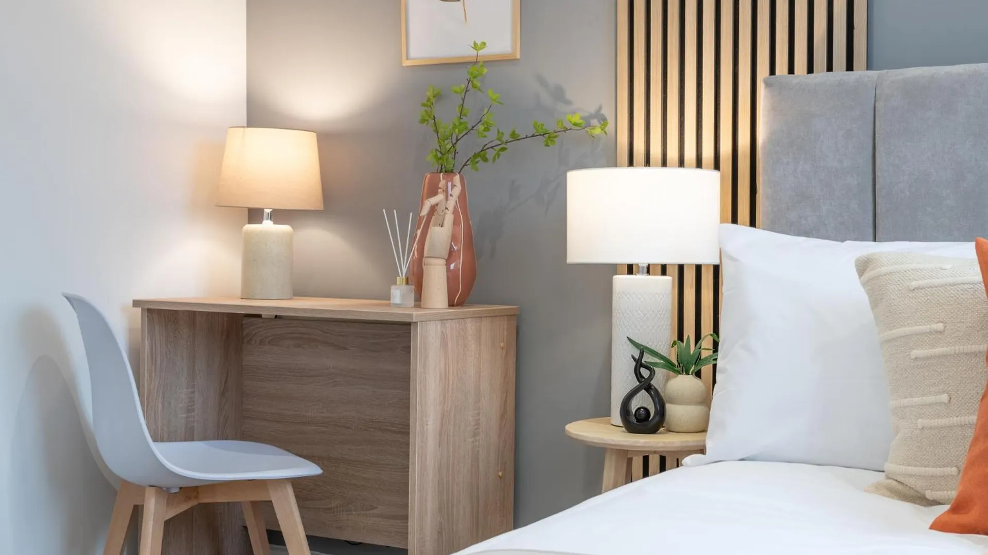 Modern 2-Bedroom House Near Leeds Centre, Ideal For Contractors & Long Stays - Nordstay Holiday home Leeds (West Yorkshire)